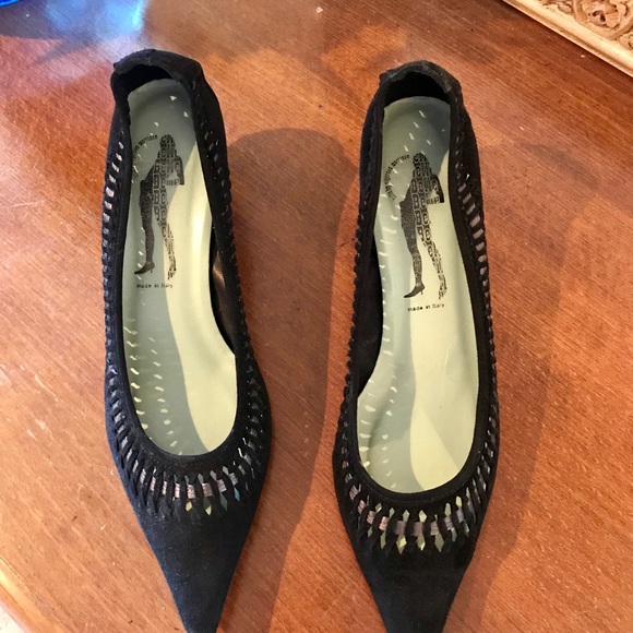 Sigerson Morrison Point Toe Kitten Heel Pumps - Picture 2 of 5